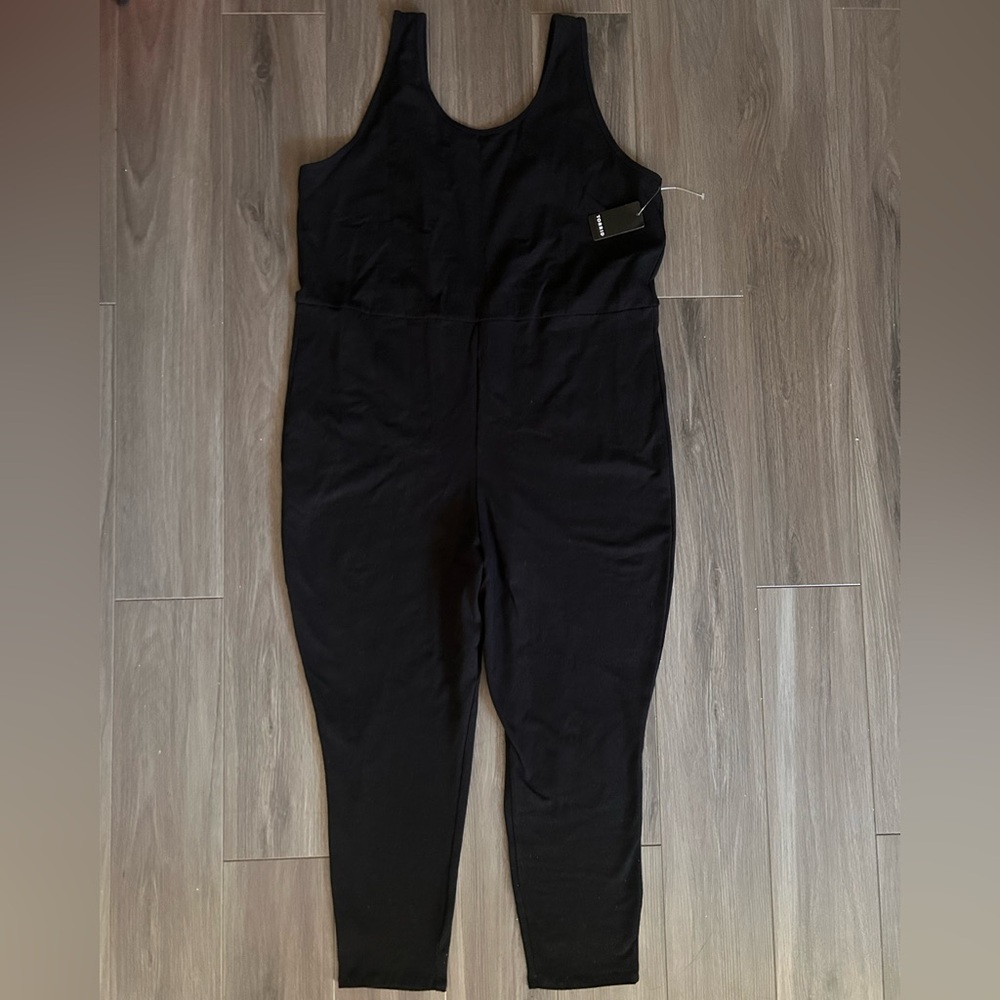 Torrid Black Sleeveless Catsuit Active Jumpsuit Scoop Neck Versatile Size 4